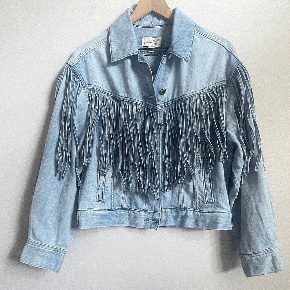 Long Fringe Western Light Wash Denim Jacket XS (0-2) NWT Universal Thread